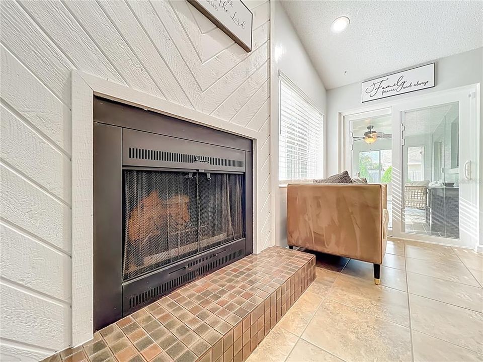 For Sale: $349,900 (3 beds, 2 baths, 1529 Square Feet)