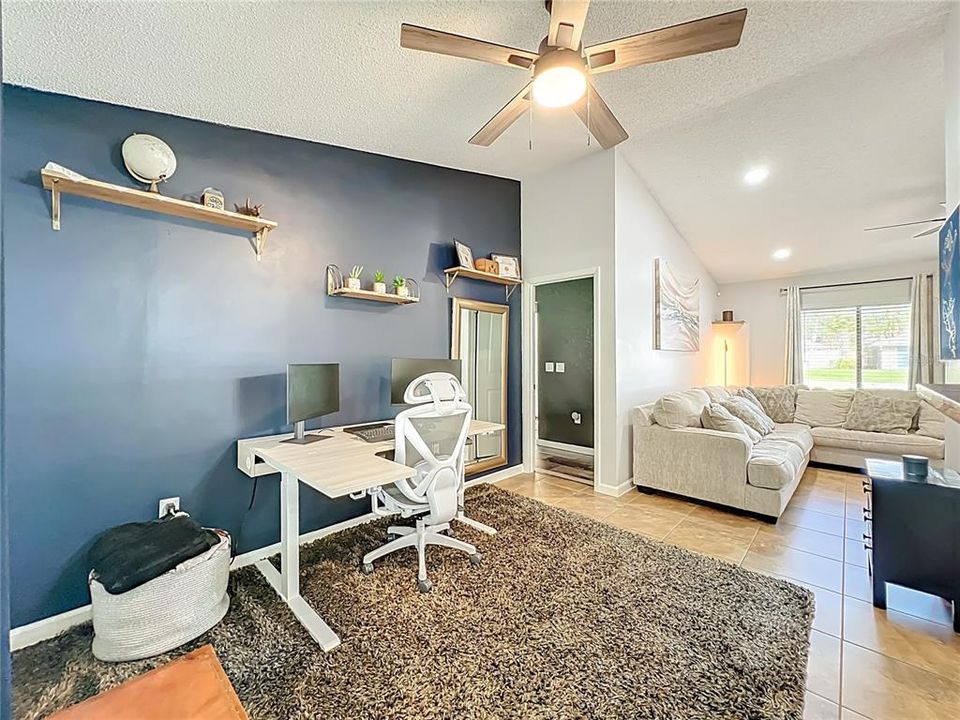 For Sale: $349,900 (3 beds, 2 baths, 1529 Square Feet)