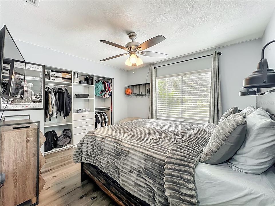 For Sale: $349,900 (3 beds, 2 baths, 1529 Square Feet)