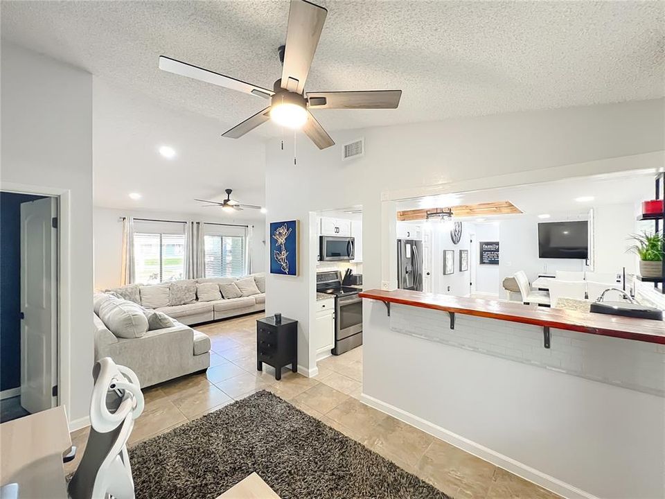 For Sale: $349,900 (3 beds, 2 baths, 1529 Square Feet)