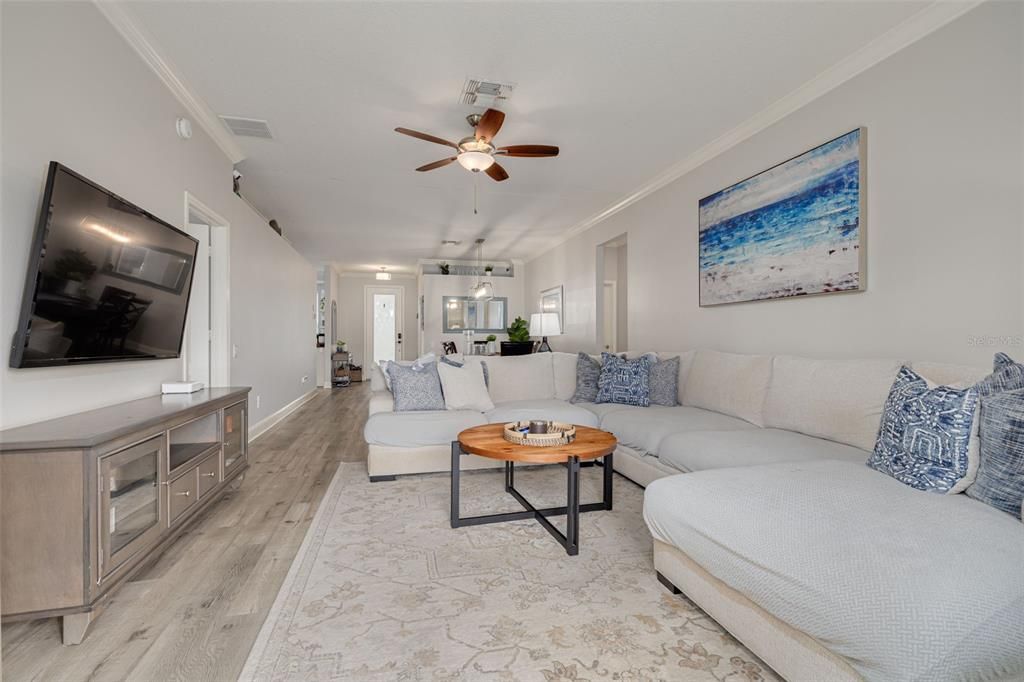 For Sale: $419,900 (3 beds, 2 baths, 1578 Square Feet)