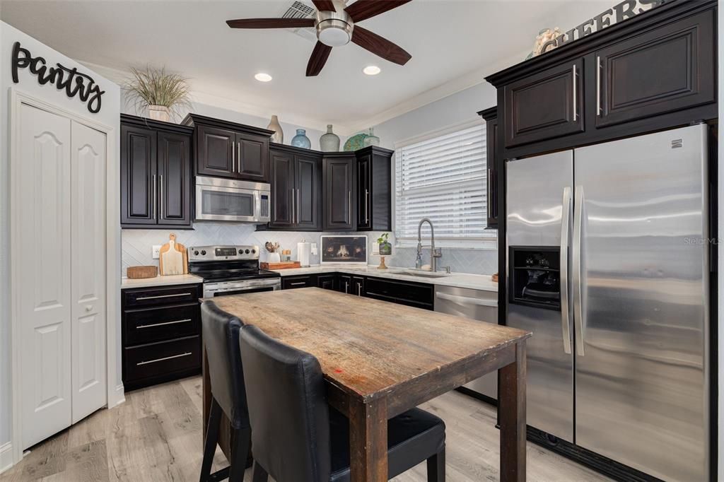 For Sale: $419,900 (3 beds, 2 baths, 1578 Square Feet)