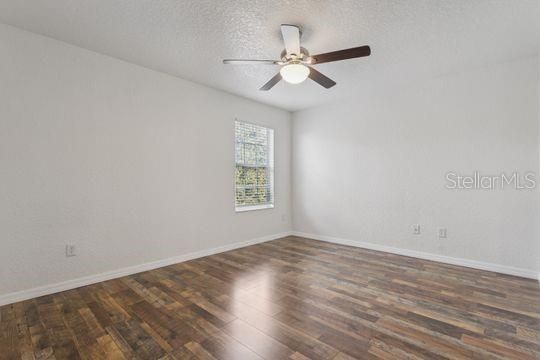 En Venta: $419,900 (4 camas, 2 baños, 1910 Pies cuadrados)