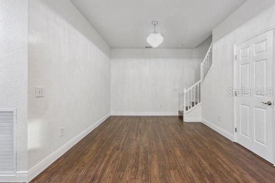 En Venta: $419,900 (4 camas, 2 baños, 1910 Pies cuadrados)