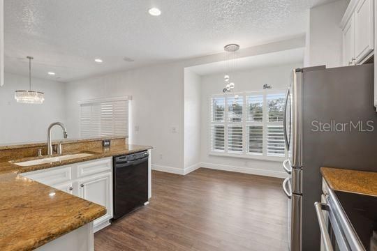 En Venta: $419,900 (4 camas, 2 baños, 1910 Pies cuadrados)