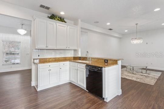 En Venta: $419,900 (4 camas, 2 baños, 1910 Pies cuadrados)