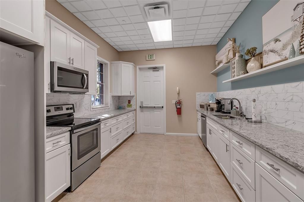 待售: $450,000 (3 贝兹, 2 浴室, 1621 平方英尺)