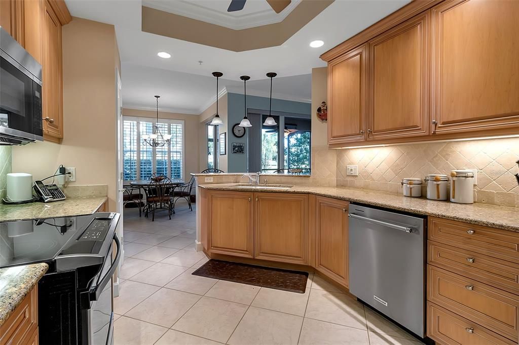 待售: $450,000 (3 贝兹, 2 浴室, 1621 平方英尺)