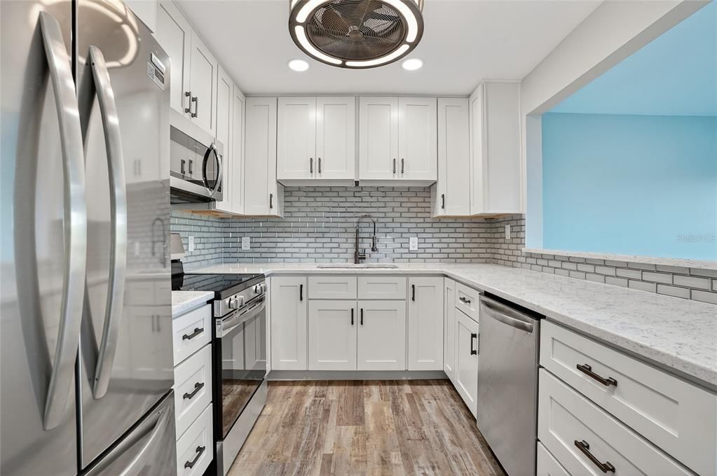 На продажу: $569,000 (2 спален, 2 ванн, 1118 Квадратных фут)