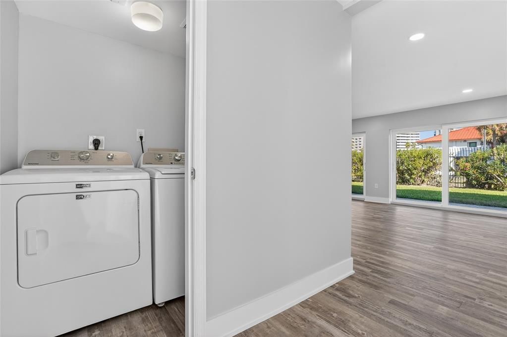 На продажу: $569,000 (2 спален, 2 ванн, 1118 Квадратных фут)