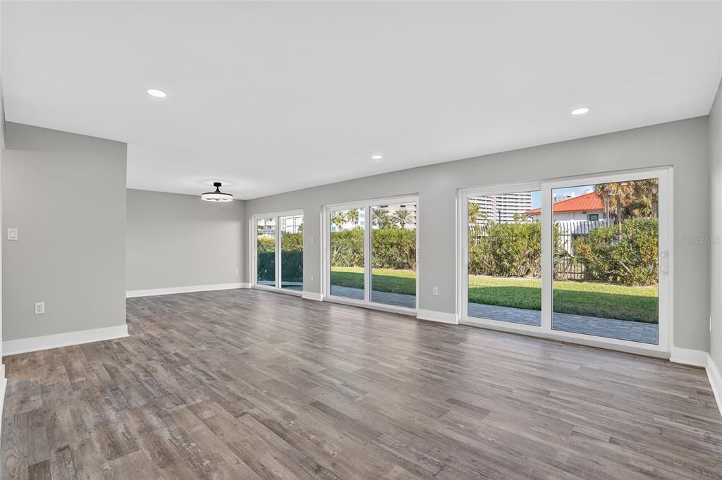 На продажу: $569,000 (2 спален, 2 ванн, 1118 Квадратных фут)