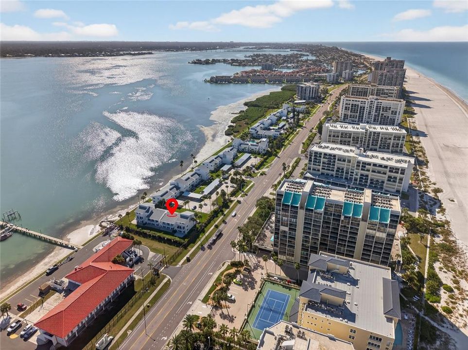 На продажу: $569,000 (2 спален, 2 ванн, 1118 Квадратных фут)