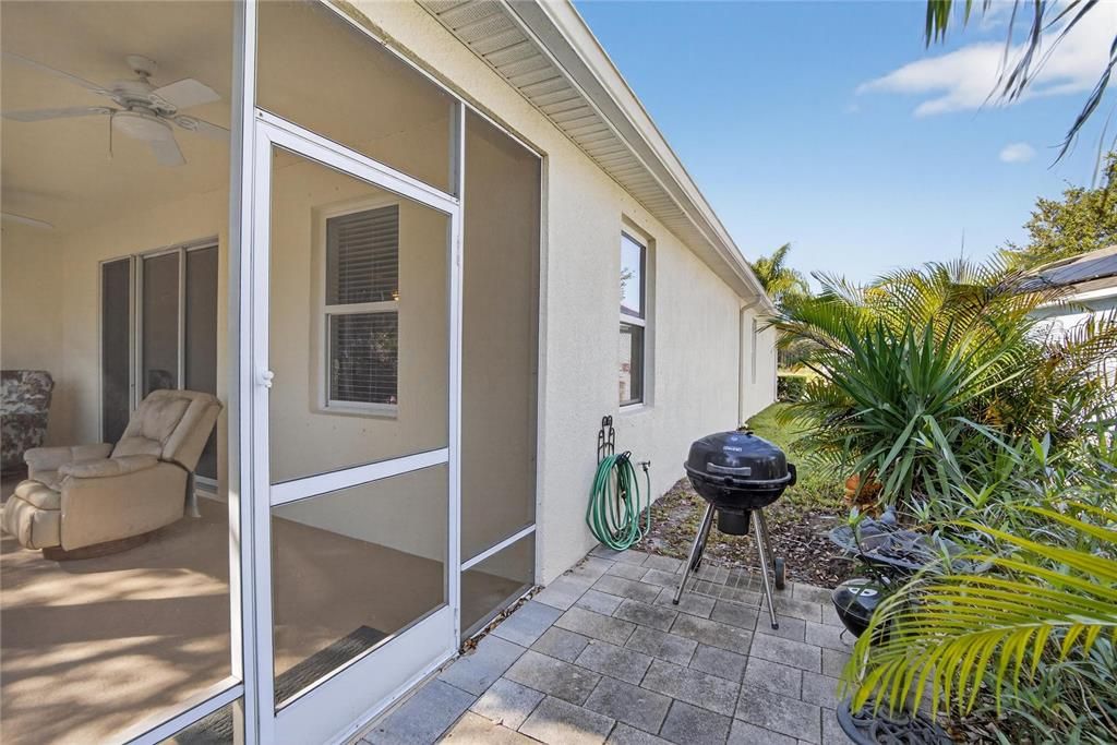 For Sale: $369,900 (3 beds, 2 baths, 2048 Square Feet)