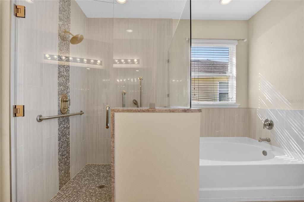 For Sale: $369,900 (3 beds, 2 baths, 2048 Square Feet)