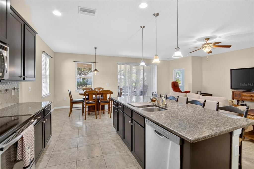 For Sale: $369,900 (3 beds, 2 baths, 2048 Square Feet)