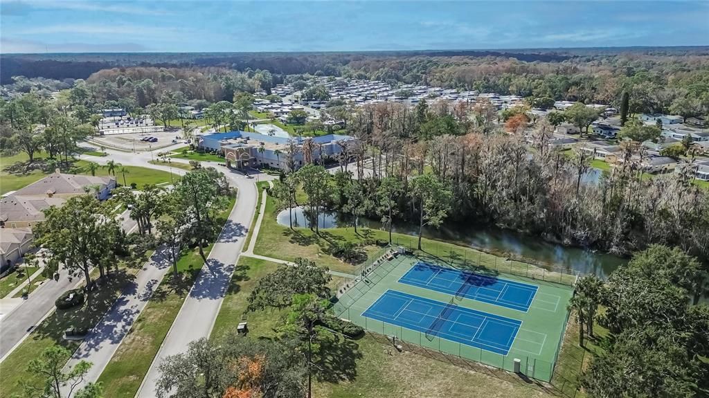 For Sale: $369,900 (3 beds, 2 baths, 2048 Square Feet)