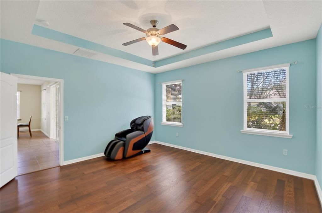 For Sale: $369,900 (3 beds, 2 baths, 2048 Square Feet)