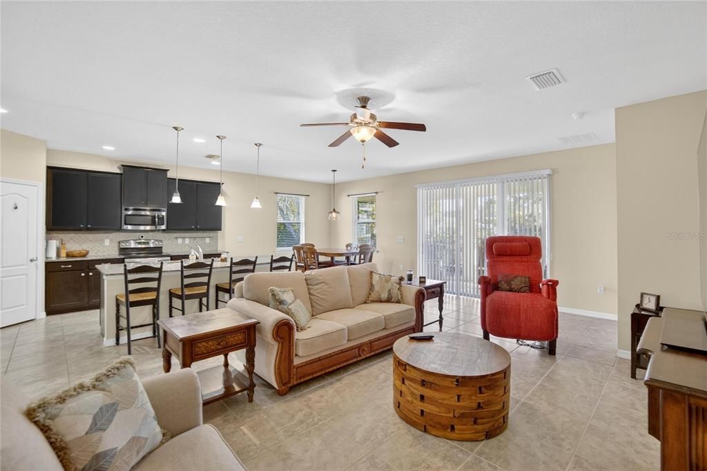 For Sale: $369,900 (3 beds, 2 baths, 2048 Square Feet)