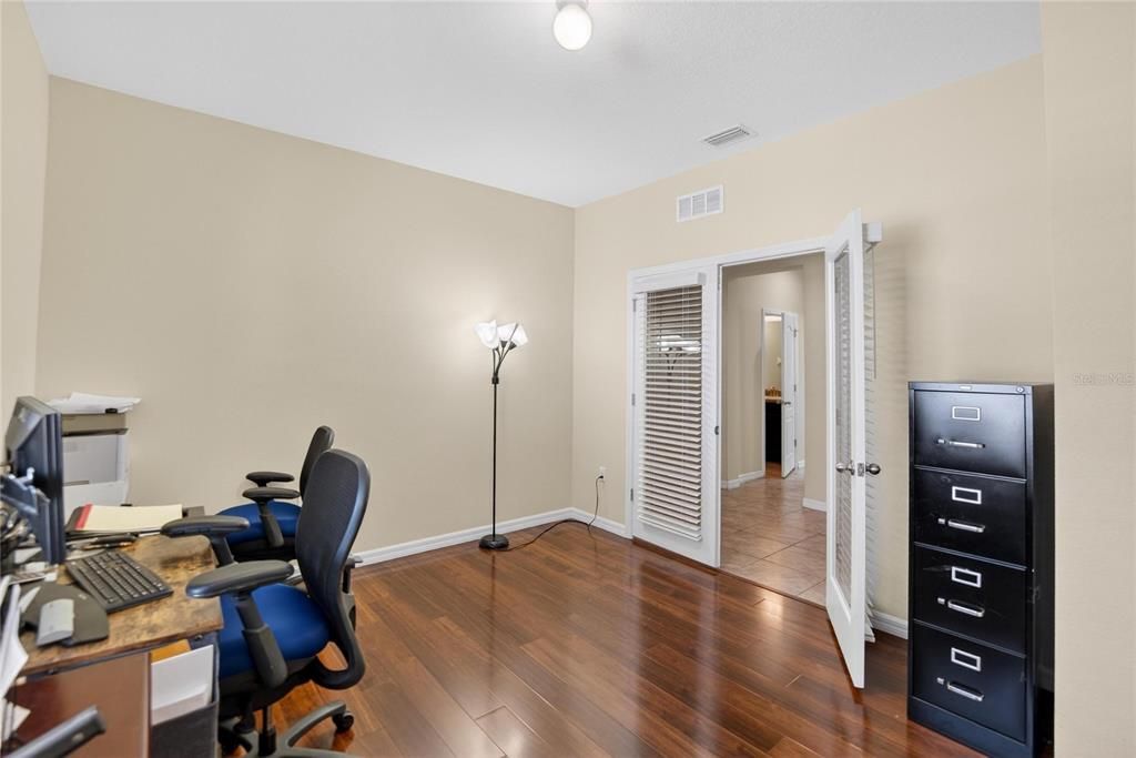 For Sale: $369,900 (3 beds, 2 baths, 2048 Square Feet)