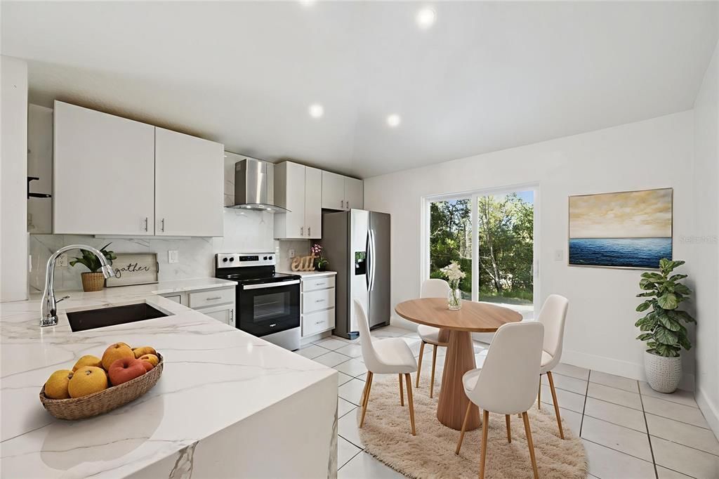 For Sale: $305,000 (3 beds, 2 baths, 1158 Square Feet)