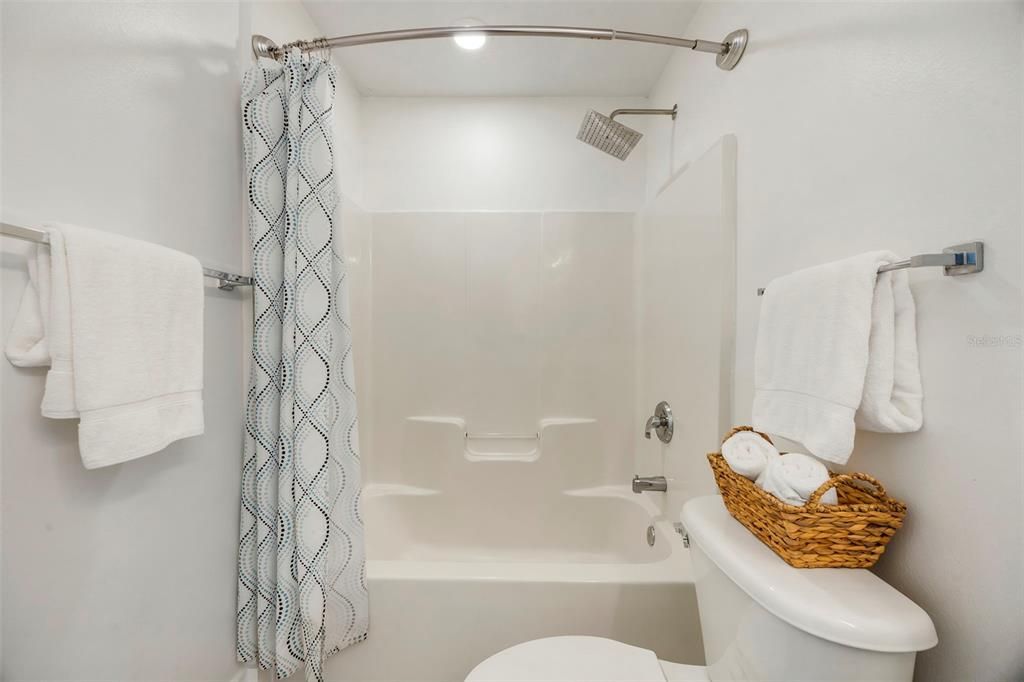 For Sale: $305,000 (3 beds, 2 baths, 1158 Square Feet)