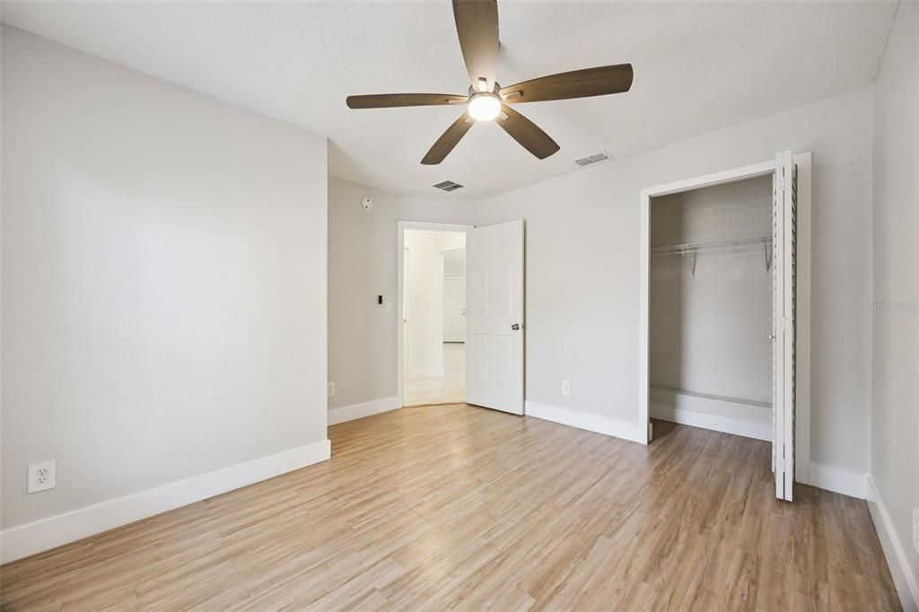 For Sale: $305,000 (3 beds, 2 baths, 1158 Square Feet)