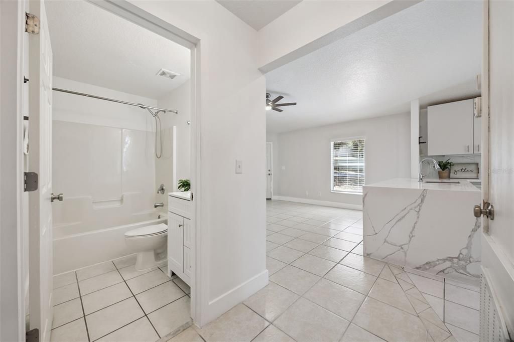 For Sale: $305,000 (3 beds, 2 baths, 1158 Square Feet)