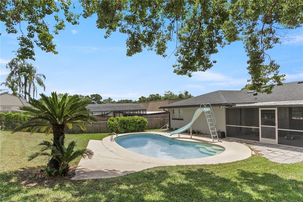 На продажу: $450,000 (4 спален, 2 ванн, 1865 Квадратных фут)