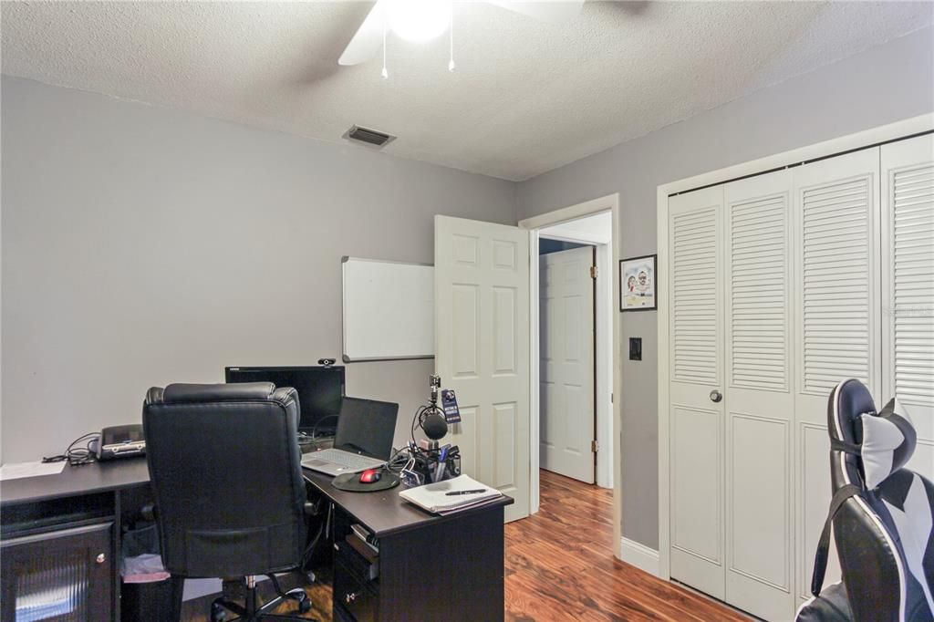 На продажу: $450,000 (4 спален, 2 ванн, 1865 Квадратных фут)