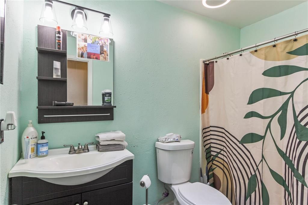 На продажу: $450,000 (4 спален, 2 ванн, 1865 Квадратных фут)