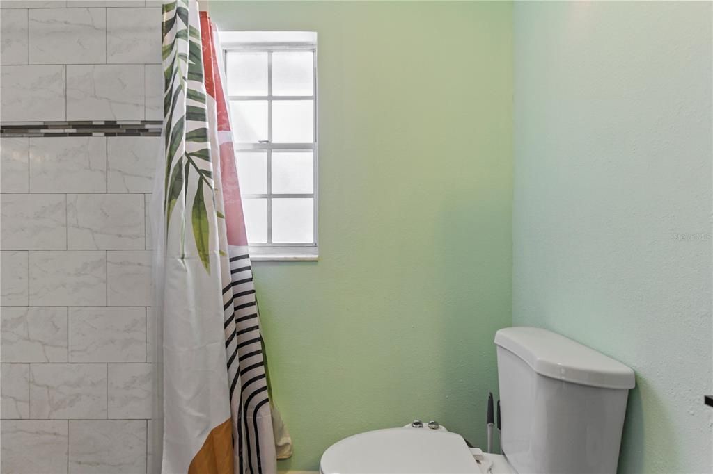 На продажу: $450,000 (4 спален, 2 ванн, 1865 Квадратных фут)