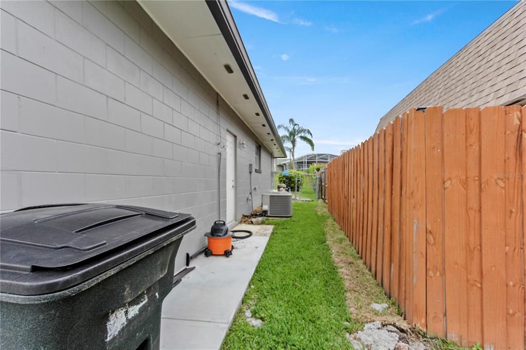 На продажу: $450,000 (4 спален, 2 ванн, 1865 Квадратных фут)