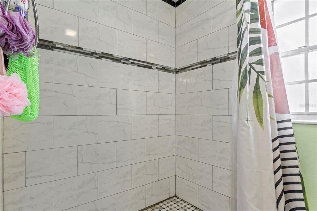 На продажу: $450,000 (4 спален, 2 ванн, 1865 Квадратных фут)