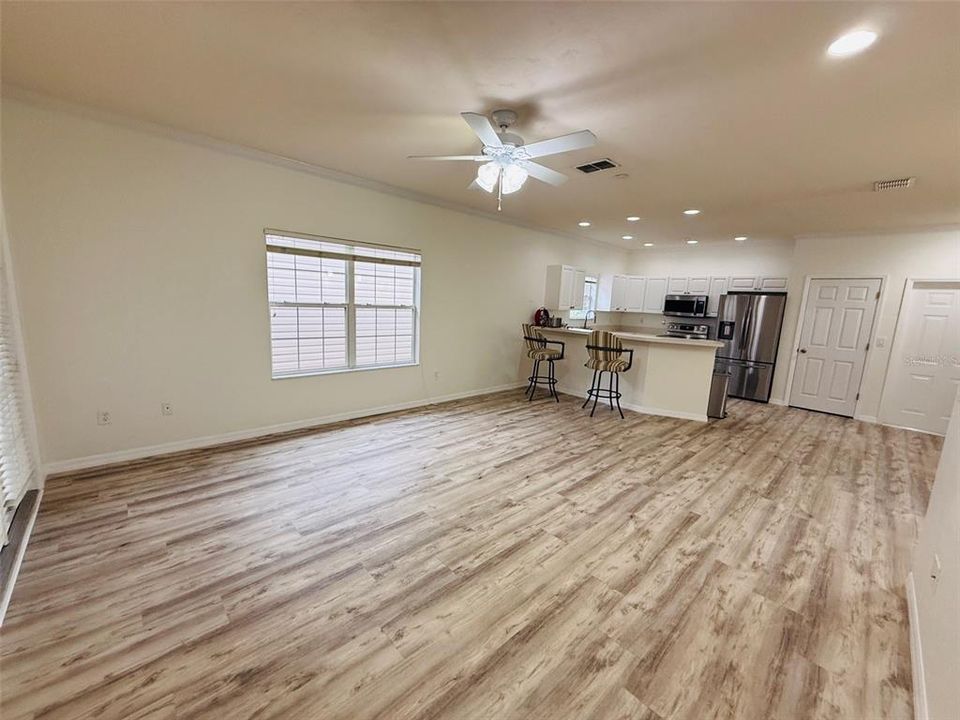 For Sale: $280,000 (3 beds, 2 baths, 1326 Square Feet)