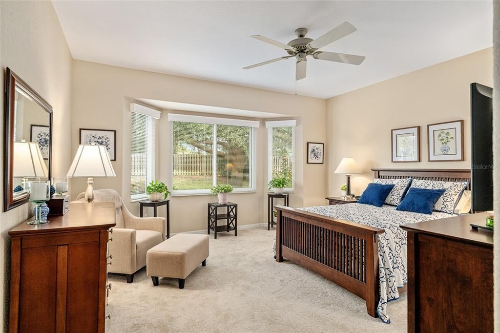 For Sale: $349,000 (2 beds, 2 baths, 1649 Square Feet)