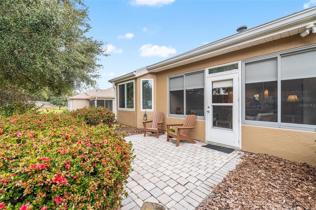 For Sale: $349,000 (2 beds, 2 baths, 1649 Square Feet)