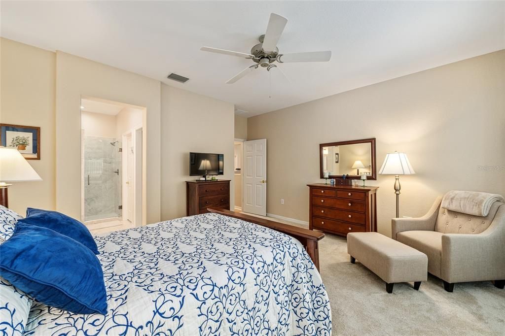 For Sale: $349,000 (2 beds, 2 baths, 1649 Square Feet)