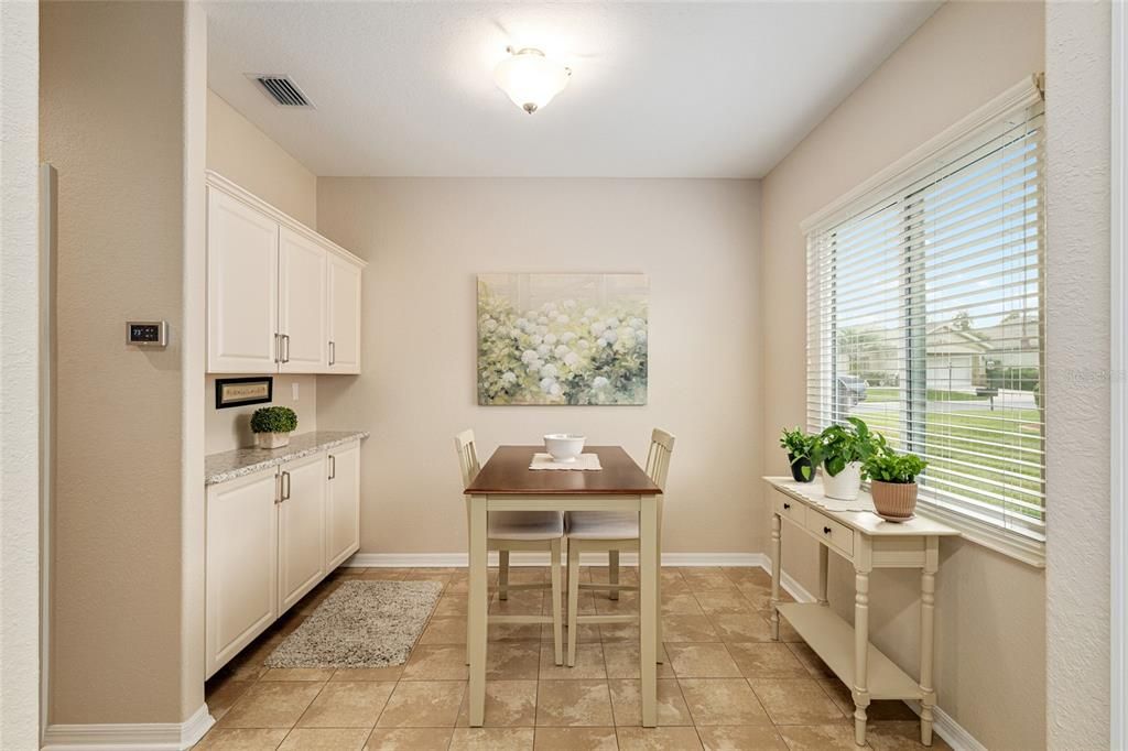 For Sale: $349,000 (2 beds, 2 baths, 1649 Square Feet)