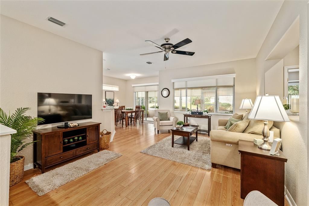 For Sale: $349,000 (2 beds, 2 baths, 1649 Square Feet)