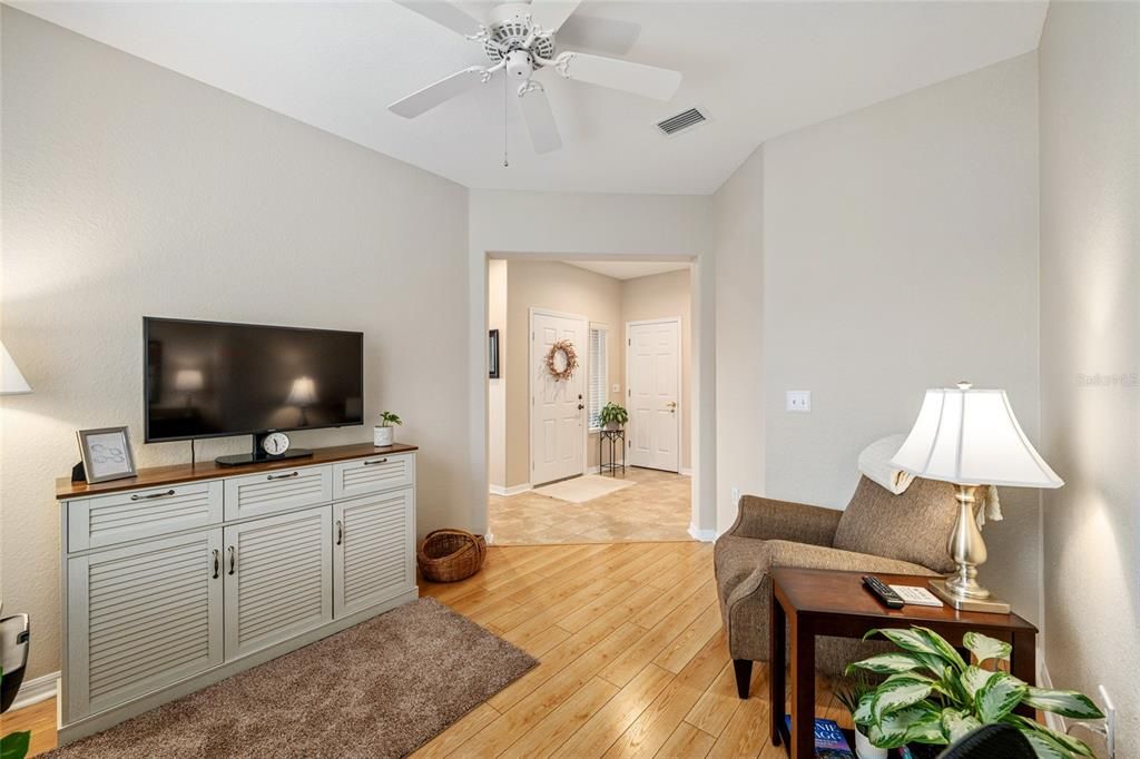 For Sale: $349,000 (2 beds, 2 baths, 1649 Square Feet)