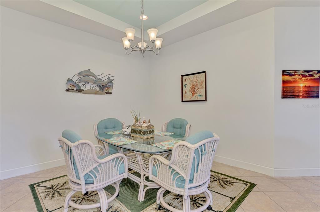 На продажу: $343,888 (2 спален, 2 ванн, 1558 Квадратных фут)