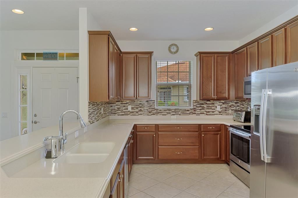 На продажу: $343,888 (2 спален, 2 ванн, 1558 Квадратных фут)