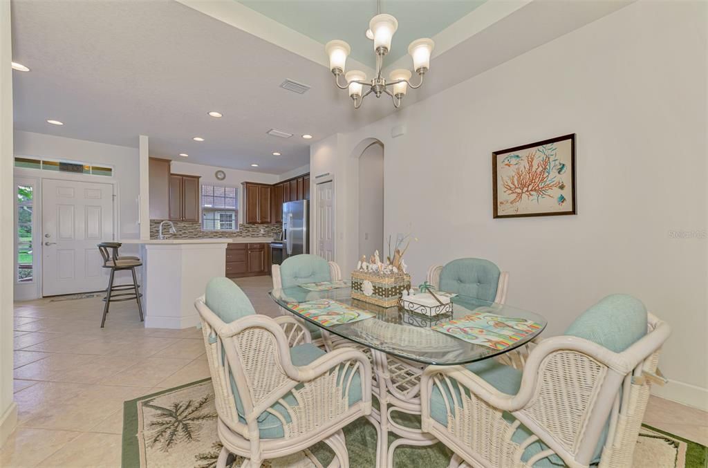 На продажу: $343,888 (2 спален, 2 ванн, 1558 Квадратных фут)