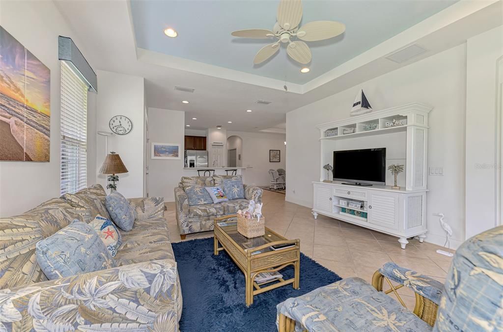 На продажу: $343,888 (2 спален, 2 ванн, 1558 Квадратных фут)