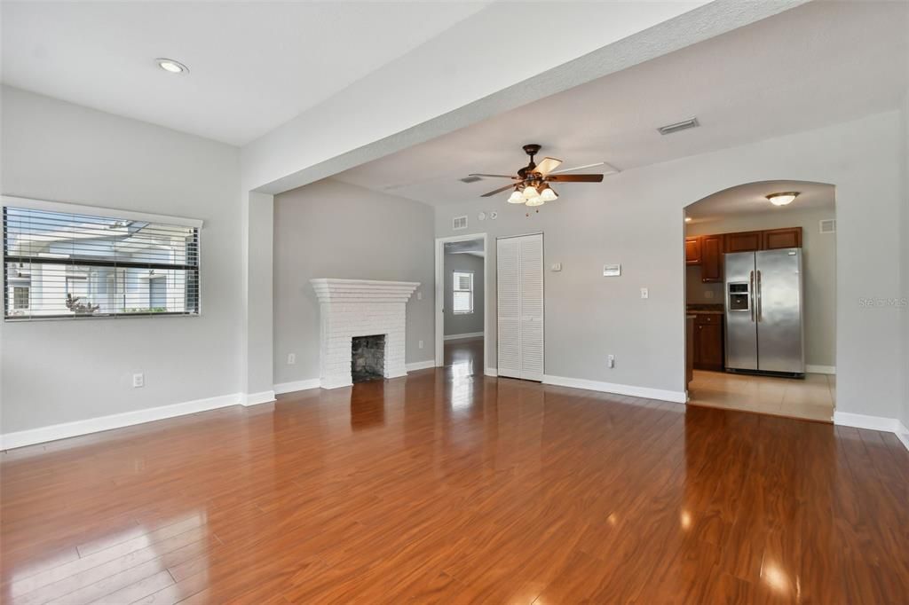 For Rent: $2,600 (3 beds, 2 baths, 1228 Square Feet)