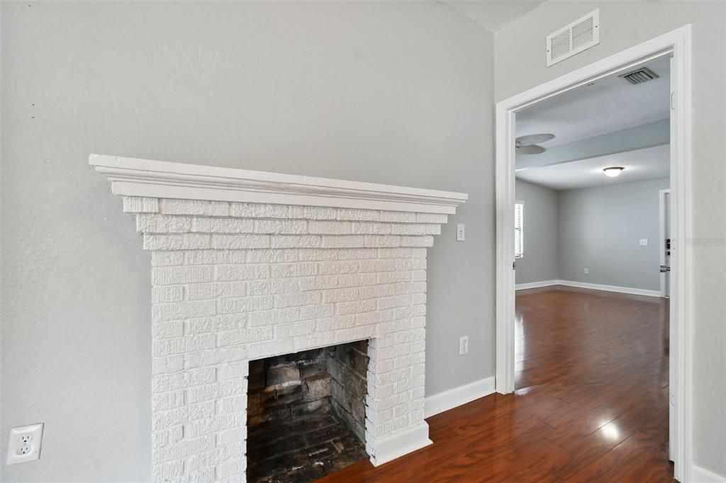 For Rent: $2,600 (3 beds, 2 baths, 1228 Square Feet)