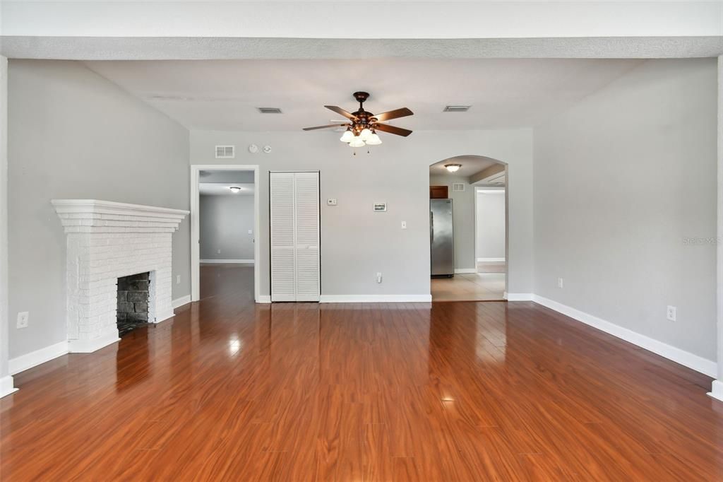 For Rent: $2,600 (3 beds, 2 baths, 1228 Square Feet)