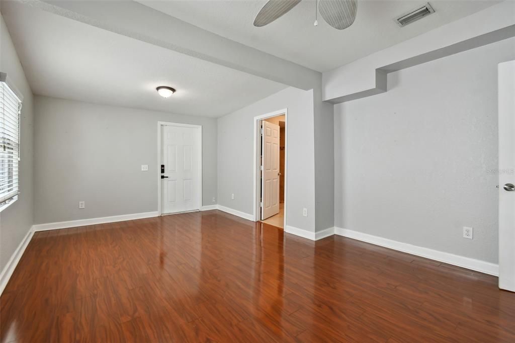 For Rent: $2,600 (3 beds, 2 baths, 1228 Square Feet)