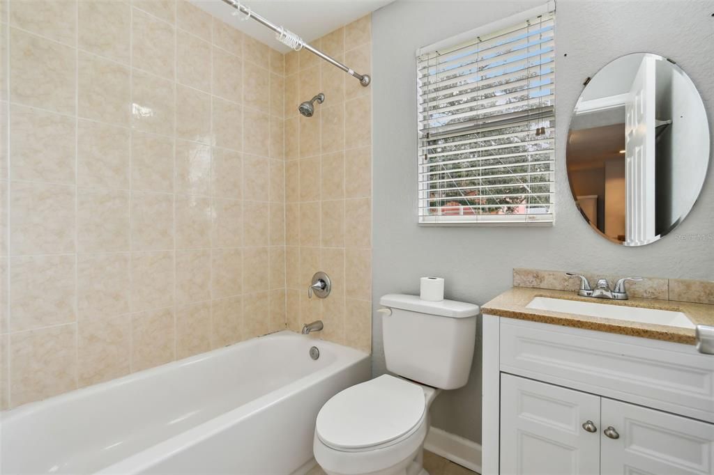 For Rent: $2,600 (3 beds, 2 baths, 1228 Square Feet)