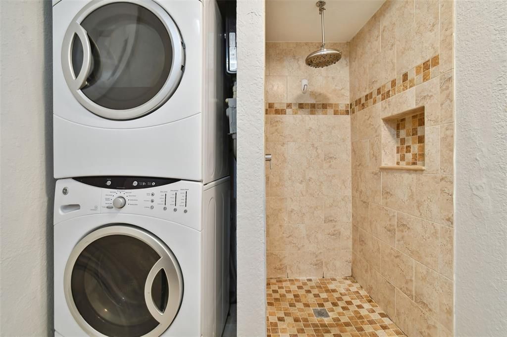 For Rent: $2,600 (3 beds, 2 baths, 1228 Square Feet)